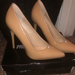Nude Pumps